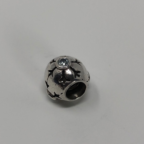 Pandora snowflake ❄️ charm - Picture 3 of 4